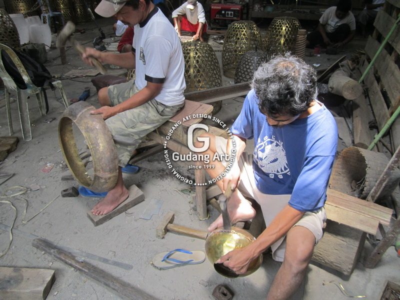 Pusat Kerajinan Logam Dan Kaca Patri Custom6