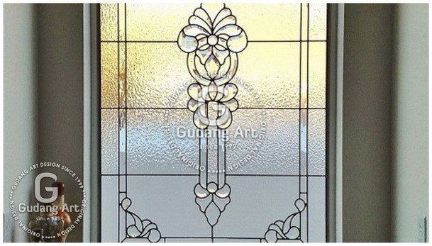 Nilai Plus Jika Anda Memasang Kaca Patri Motif Minimalis 